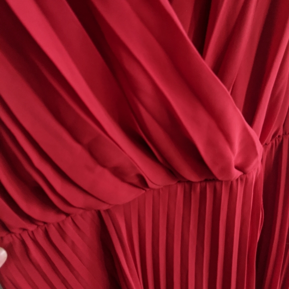 Long red evening gown size 12 - Picture 7 of 9